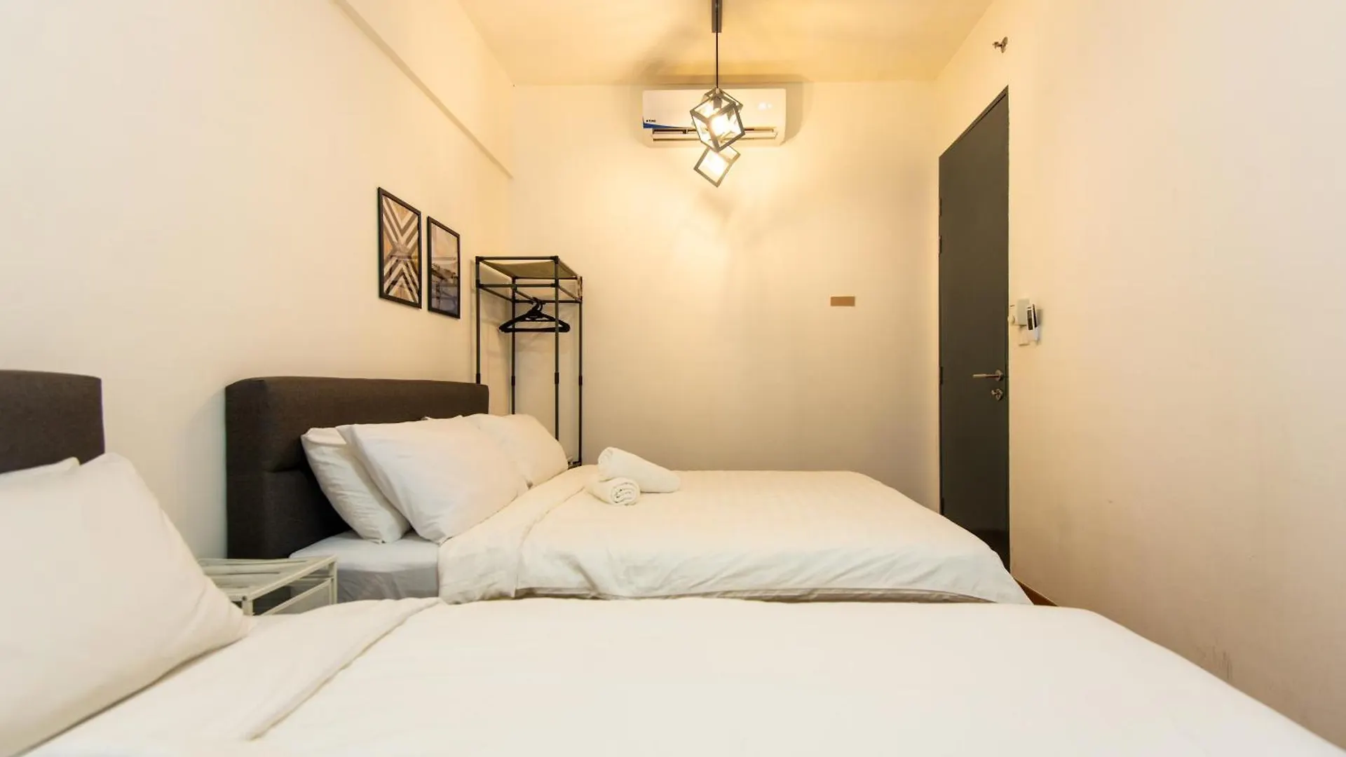 Casa Orient @ Macalister 218 ❈中路218东方之家 3Br 8Pax Apartment George Town