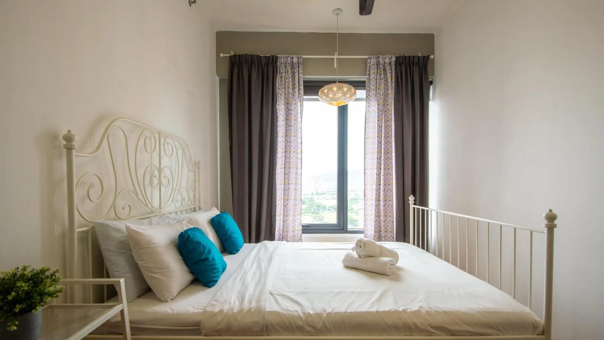 Casa Orient @ Macalister 218 ❈中路218东方之家 3Br 8Pax Apartment George Town
